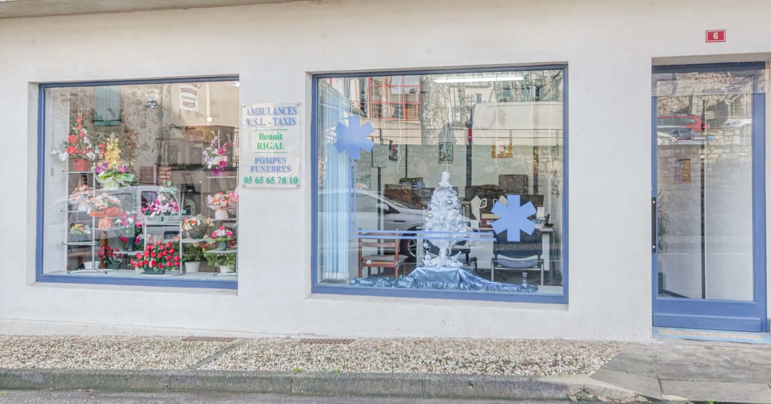 Devanture de la boutique d'article funéraire